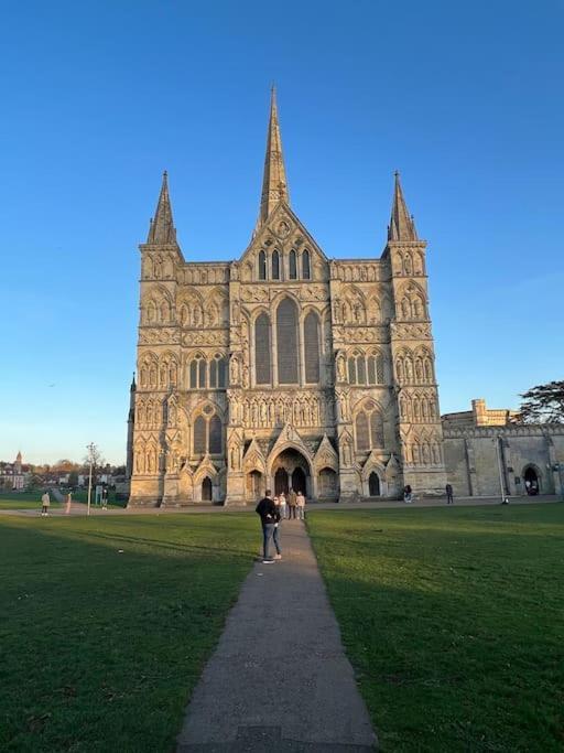 New Studio Apartment - Minutes Walk To Cathedral Salisbury Exterior foto